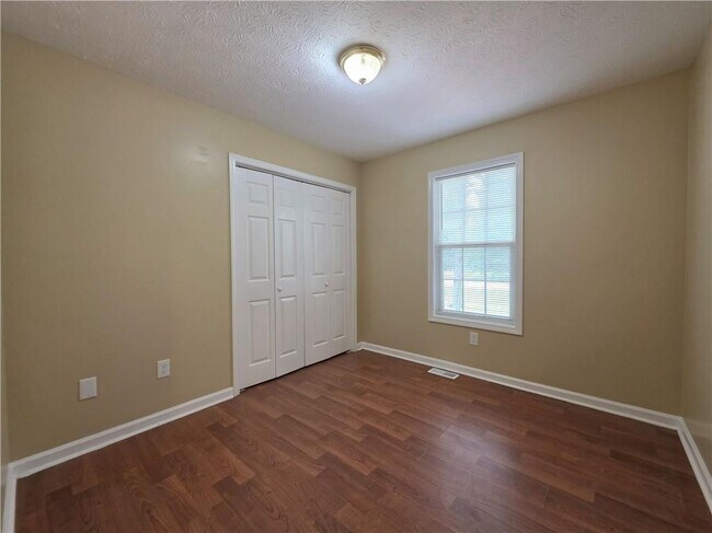Building Photo - 186 S Red Oak Way