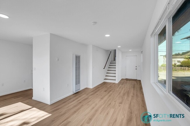 Building Photo - Pacifica: Remodeled 2 Bed 1 Bath w/ Garage & Fenced Yard in Sharp Park