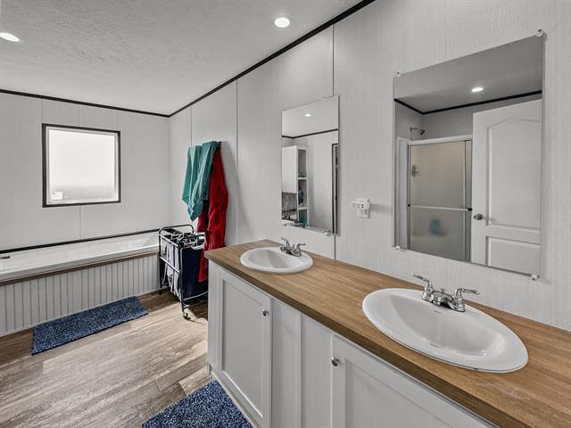 Building Photo - 303 Mesa Rdg