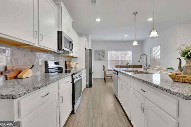 Building Photo - 803 Dundee Wy