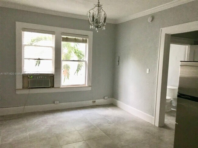 Building Photo - 124 Mendoza Ave