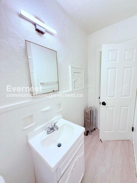 Building Photo - 15736 Steel St