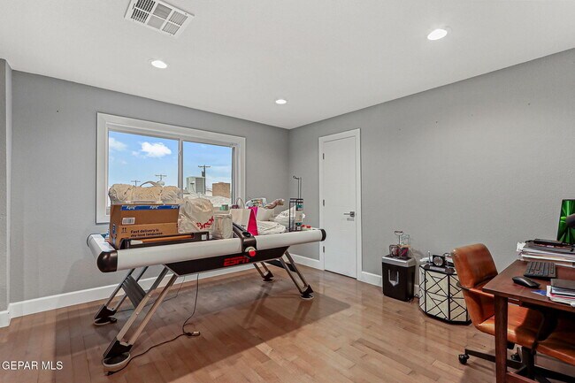 Building Photo - 9904 Monaco Dr