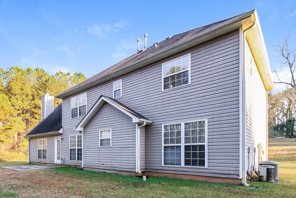 Building Photo - 1200 Catalina Pkwy