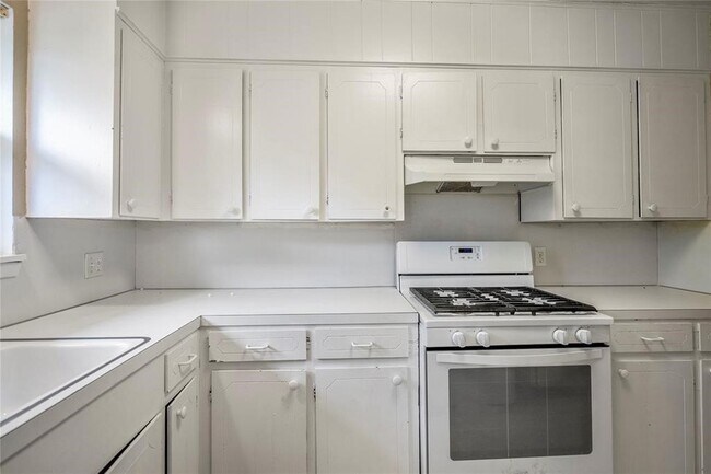 Building Photo - 3532 Midwest Dr