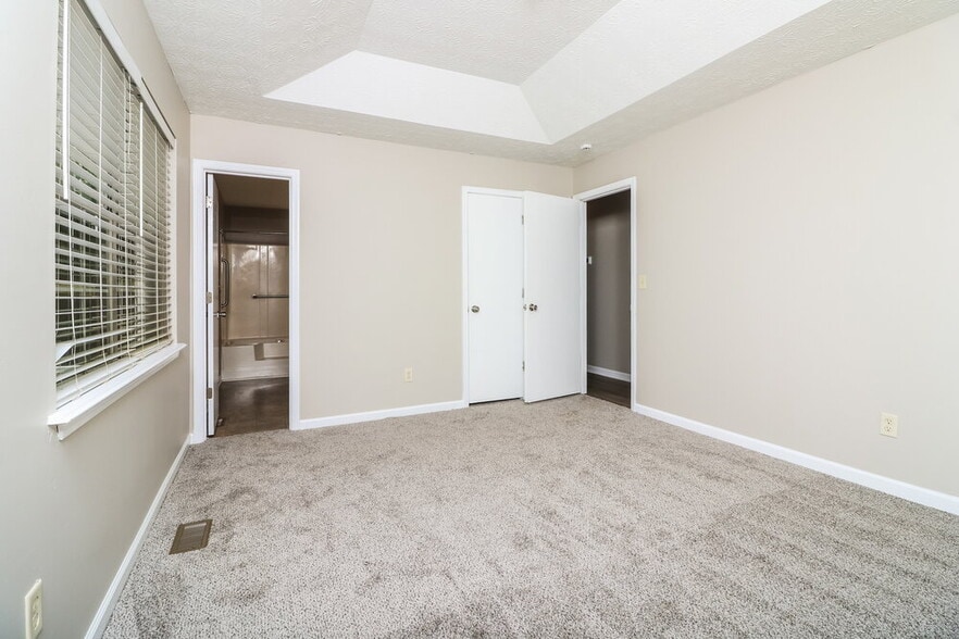 Building Photo - 3884 Welham Green Ct