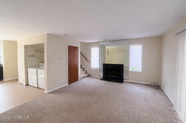 Building Photo - 16 Pin Oak Ln