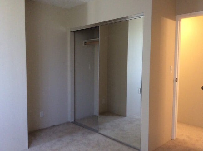 Building Photo - Elms - Close to Ala Moana, Downtown & More