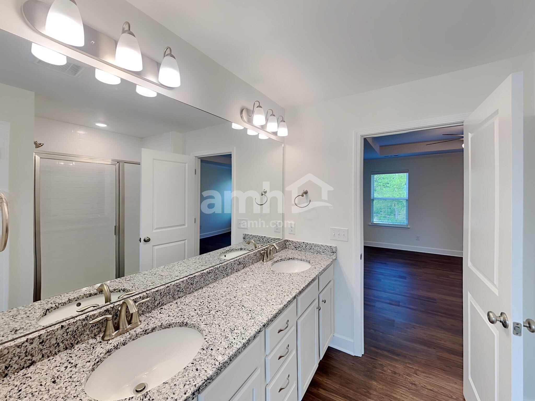 Building Photo - 1033 Bluewater Dr