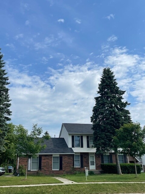 Building Photo - 7209 Main St