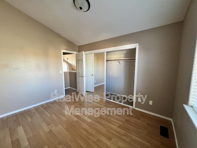 Building Photo - 1312 NE Tucson Way