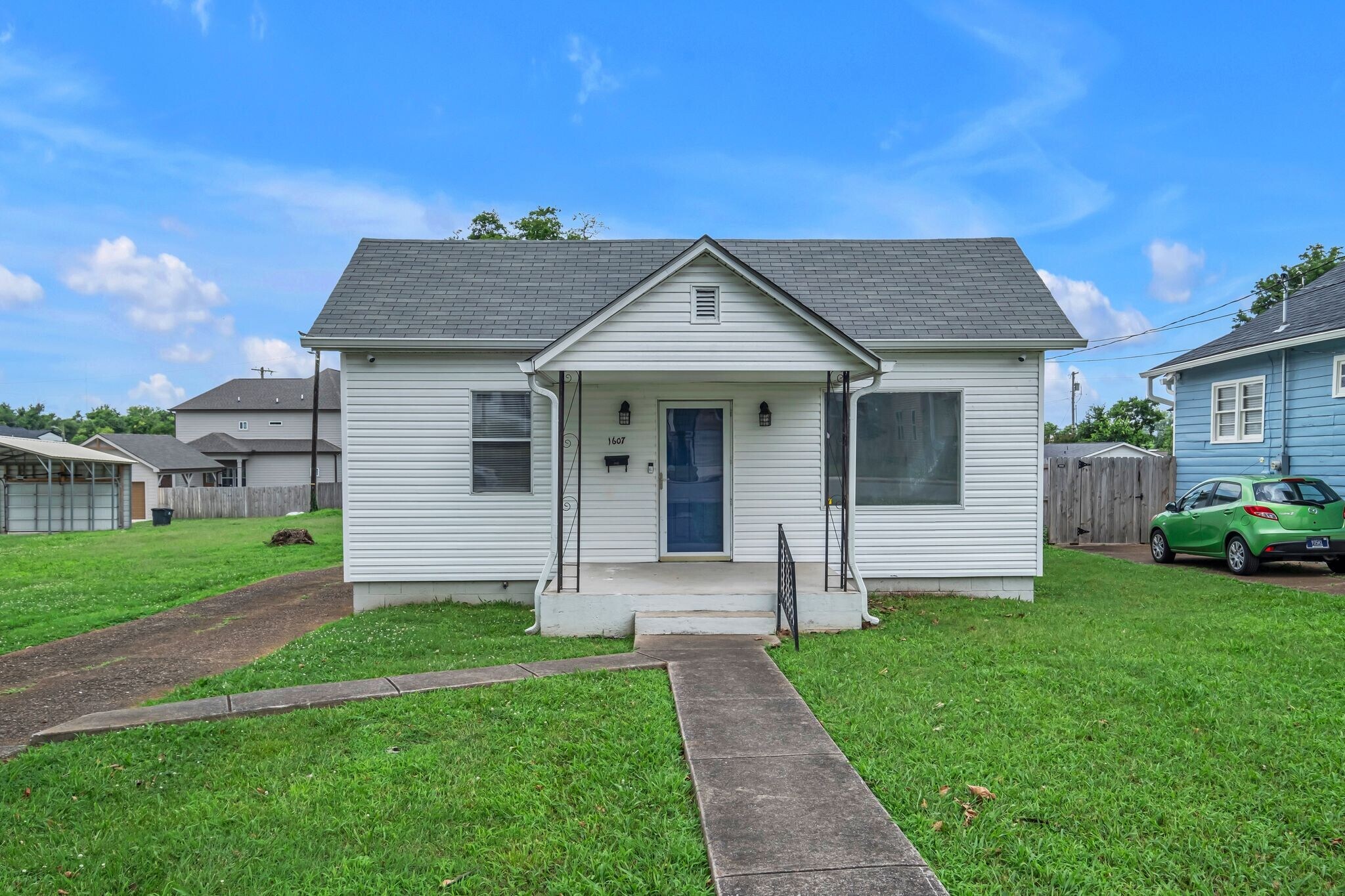 Building Photo - 1607 22nd Ave N
