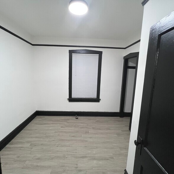 Building Photo - 1621 S 50th Ct