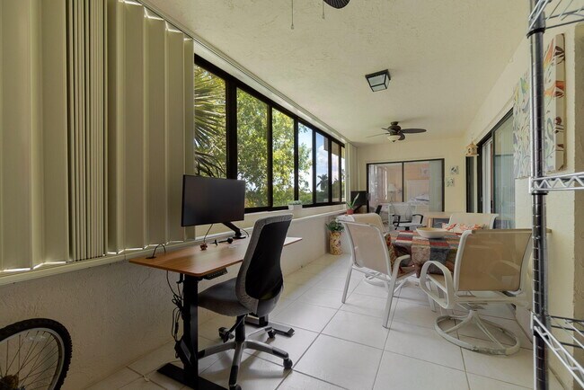 Building Photo - 12524 Shoreline Dr