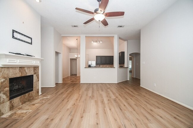 Building Photo - 2218 Millerton Ln