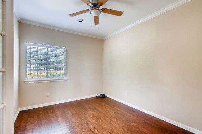 Building Photo - 400 Canyon Rim Dr