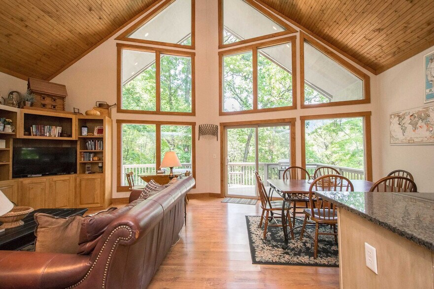 Building Photo - 497 Luther Burbank Dr