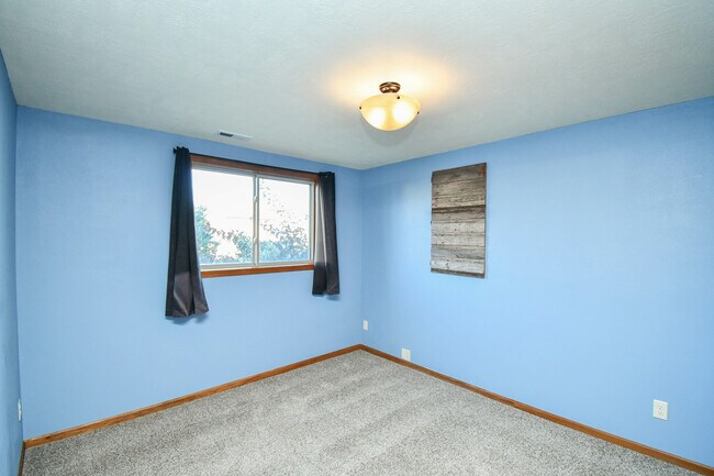 Building Photo - 5512 South Culbert Avenue