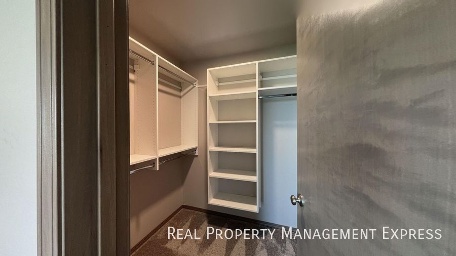 Building Photo - 3 Bed 2.5 Bath Townhome