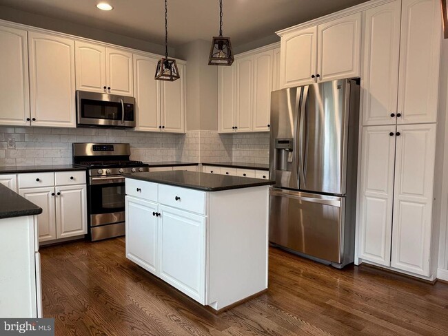 Building Photo - 25558 Dabner Dr