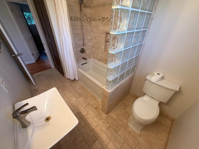 Building Photo - 3025 Cedarwood Ave