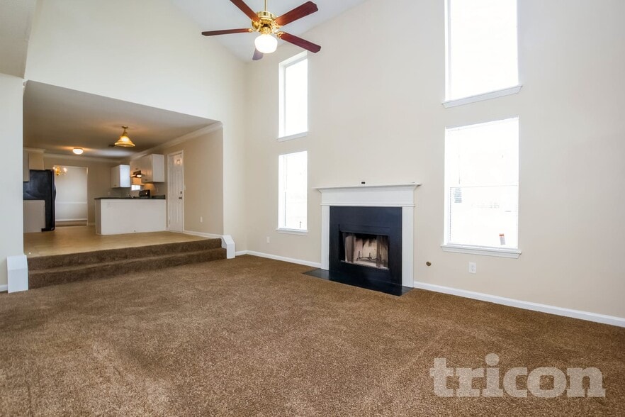 Building Photo - 3546 Riverview Club Dr