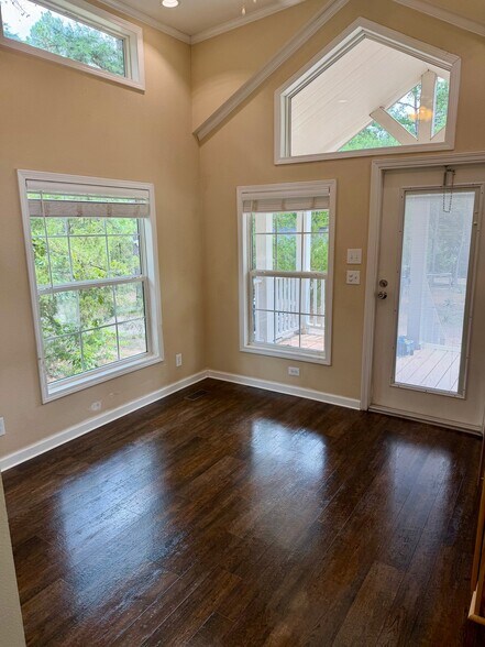 Building Photo - 17398 Countrywood