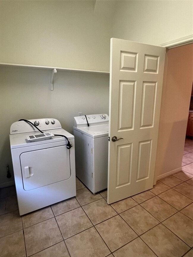 Building Photo - 5404 Martin Ave