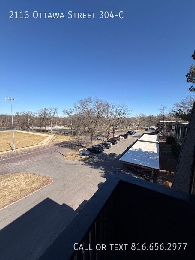 Building Photo - 2113 Ottawa St