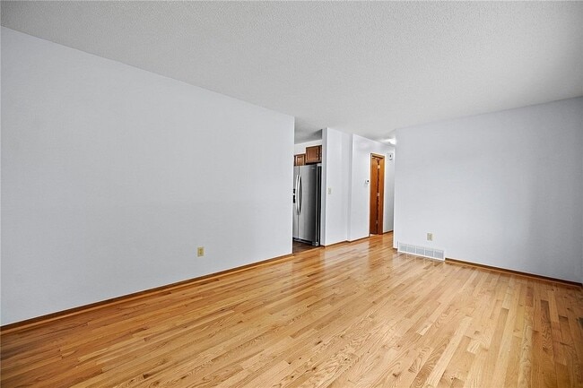 Building Photo - 1201 SE Hayes Dr