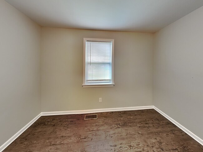 Building Photo - 7745 Madrid Ave