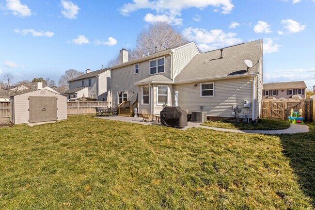 Building Photo - Spacious 4-Bed, 3-Bath Home in Virginia Beach!