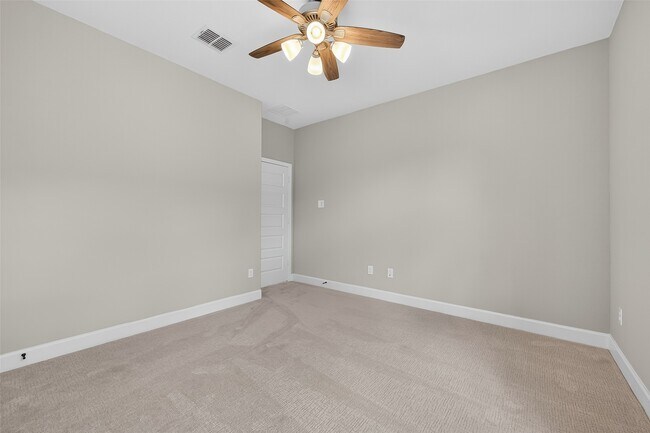Building Photo - 161 Ginger Garlic Lp