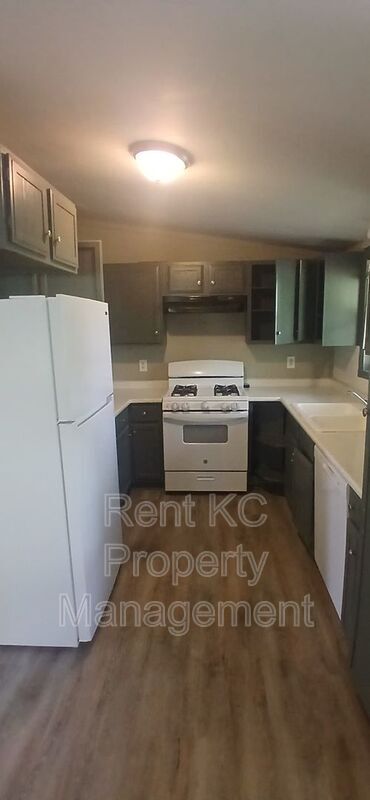 Building Photo - 412 N Cochise Dr