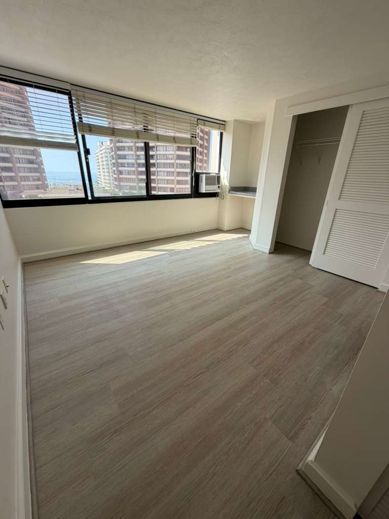 Building Photo - 343 Hobron Ln