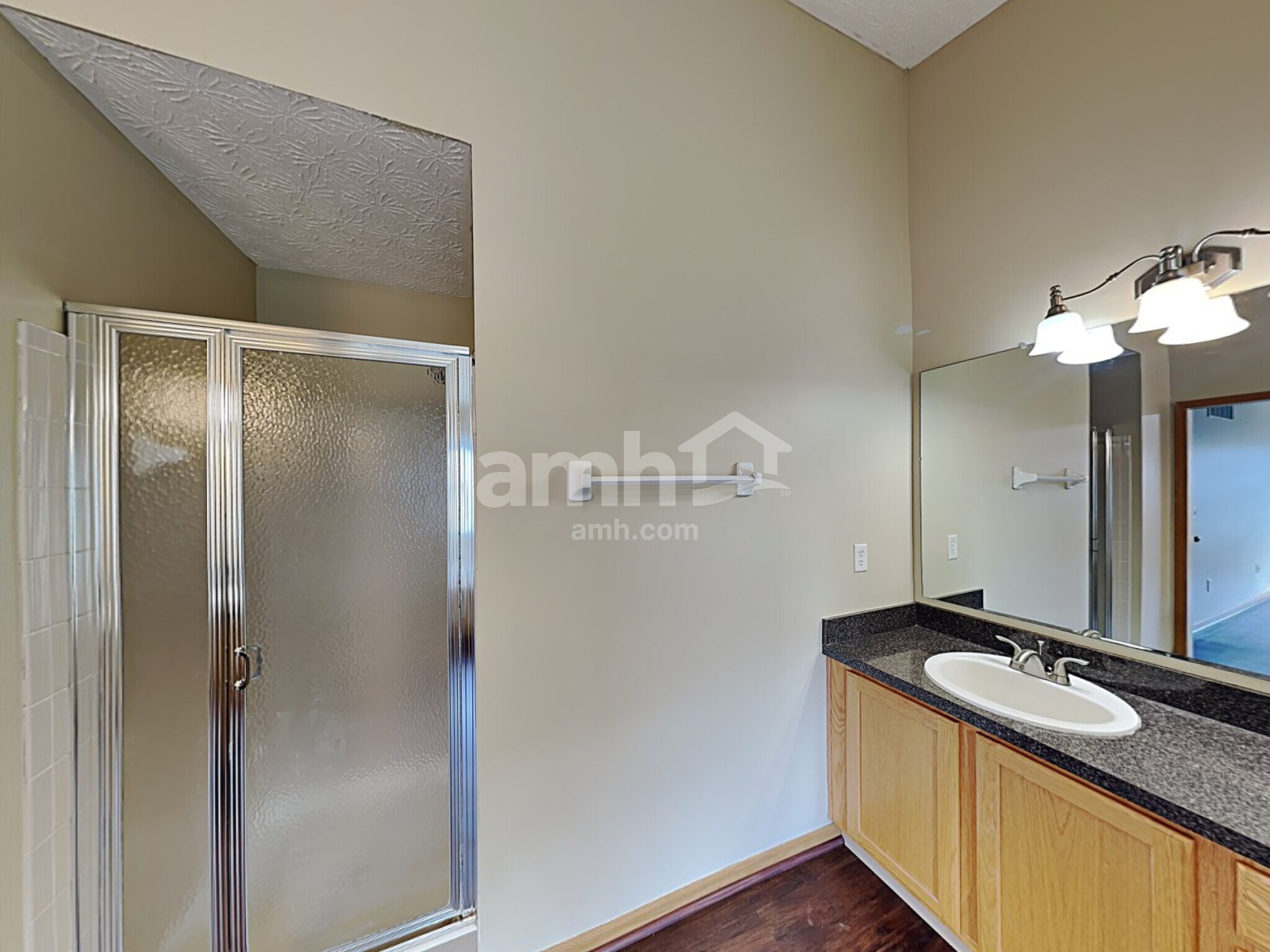 Building Photo - 1121 Streamside Dr