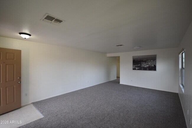 Building Photo - 2404 W Roeser Rd