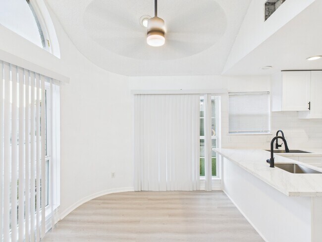 Building Photo - 7610 Hopewell Ln