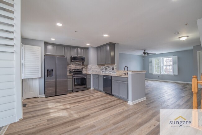 Building Photo - 113 Brightwater Dr