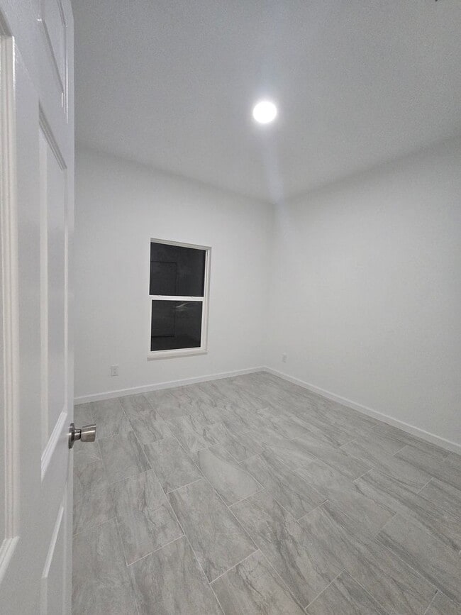 Building Photo - BRAND NEW 4/2/2-SOUTH LEHIGH ACRES