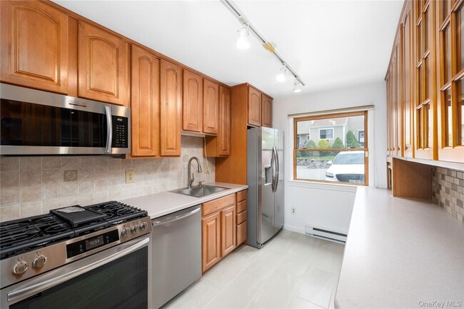 Building Photo - 14 Brewster Woods Dr