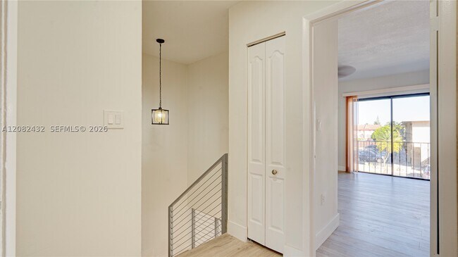 Building Photo - 710 SW 114th Ave