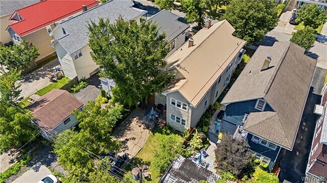 Building Photo - 41 Crestwood Ave