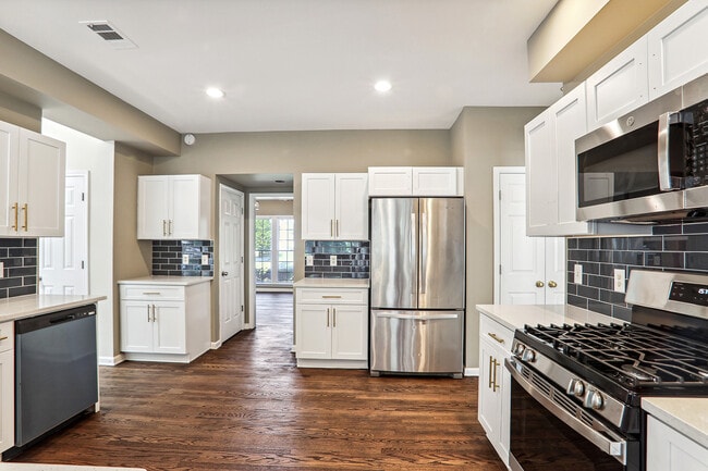 Building Photo - 845 Highmeade Dr