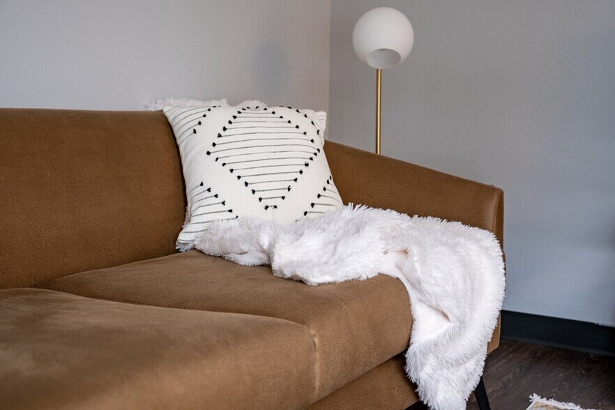 Building Photo - 2301 Ingersoll Ave