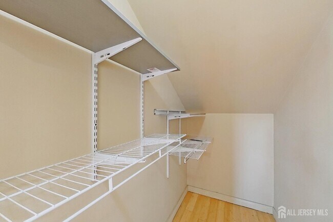 Building Photo - 205 Ashland Rd