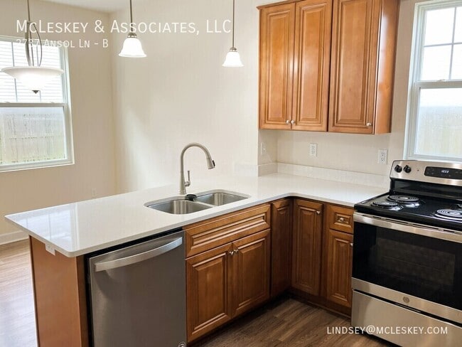 Building Photo - 2737 Ansol Ln