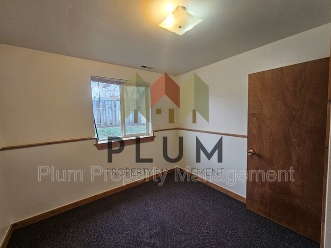 Building Photo - 929 S Johnson St