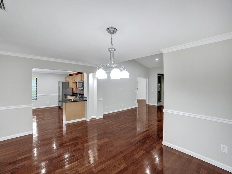 Building Photo - 9280 Sable Ridge Cir