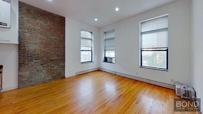 Building Photo - 3 bedroom in Manhattan NY 10003